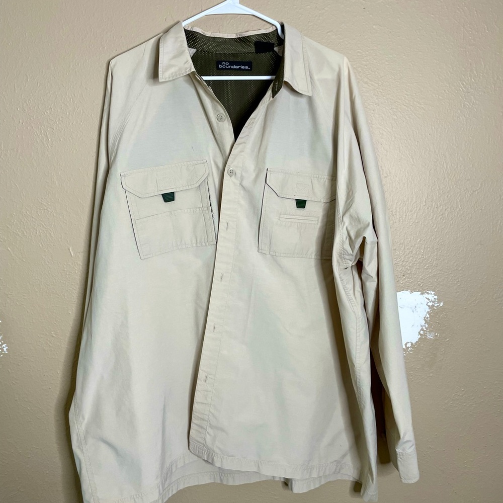 Men’s light weight No Boundaries shirt. 3XL
